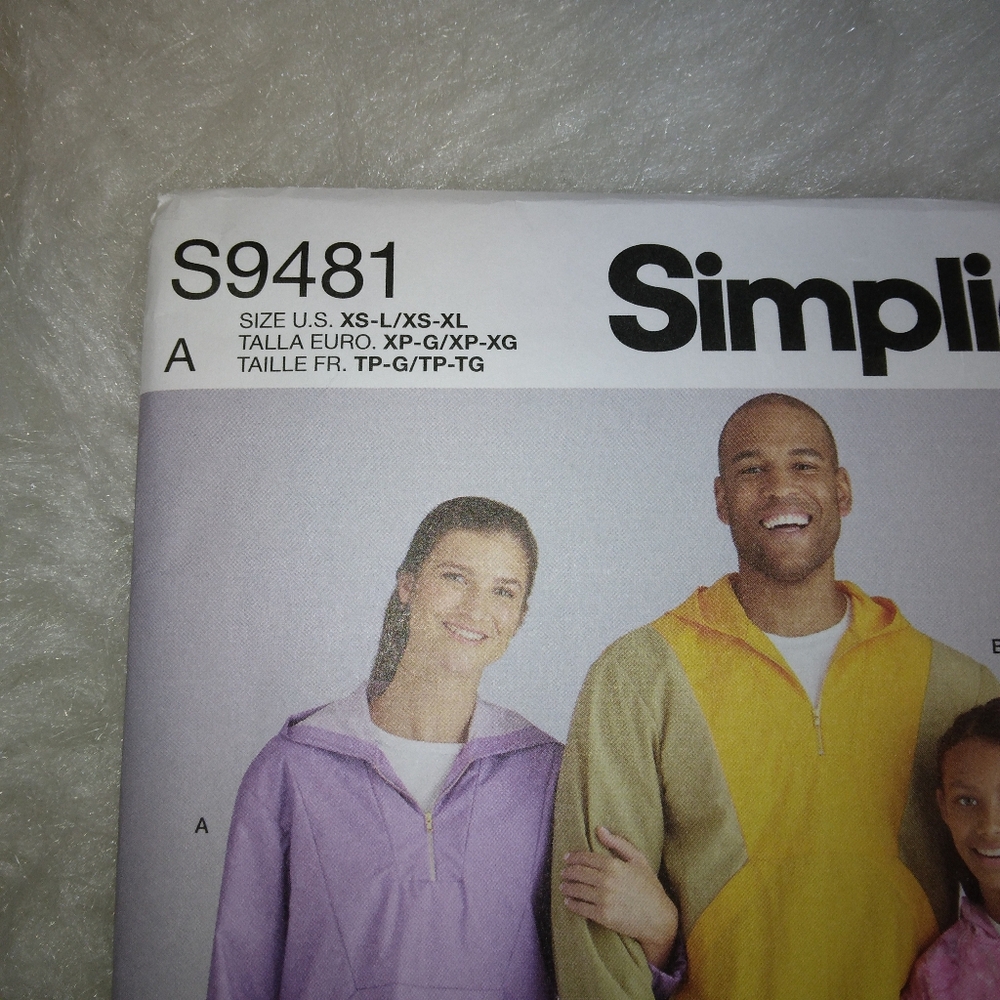 SIMPLICITY S9481 Unisex TopS Sized for Children, Teens, ADULTS - Picture 2 of 5